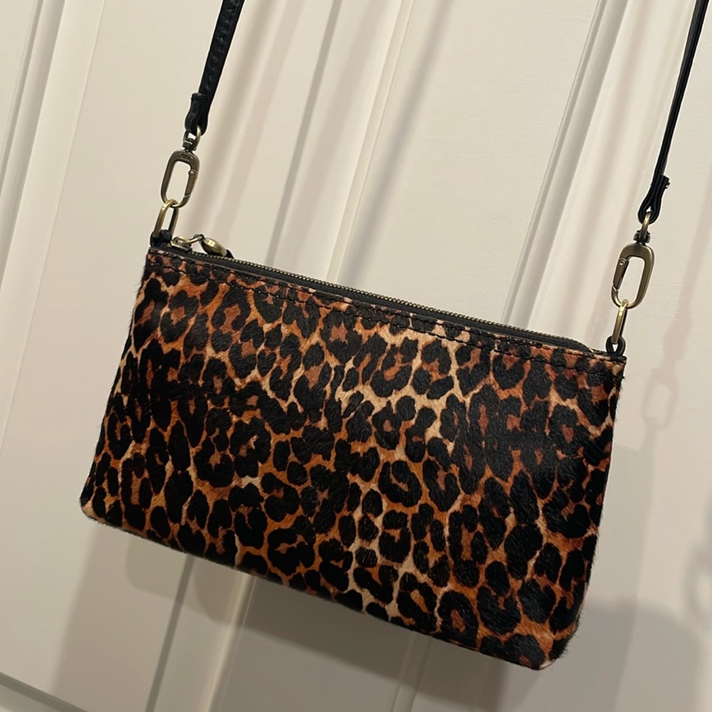 *LIKE NEW* HOBO Darcy Black/Leopard print crossbody